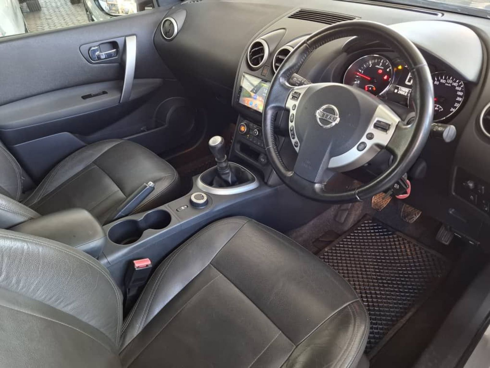 2012 Nissan Qashqai photo 9