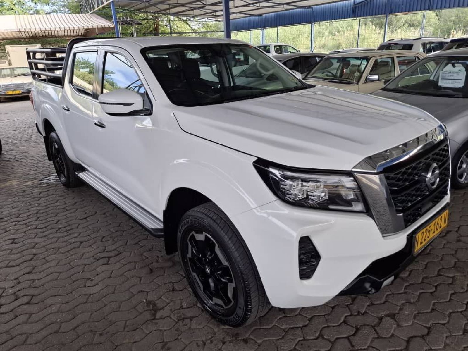 2023 Nissan Navara photo 2