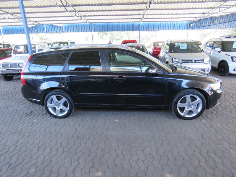 2013 Volvo V50 photo 1