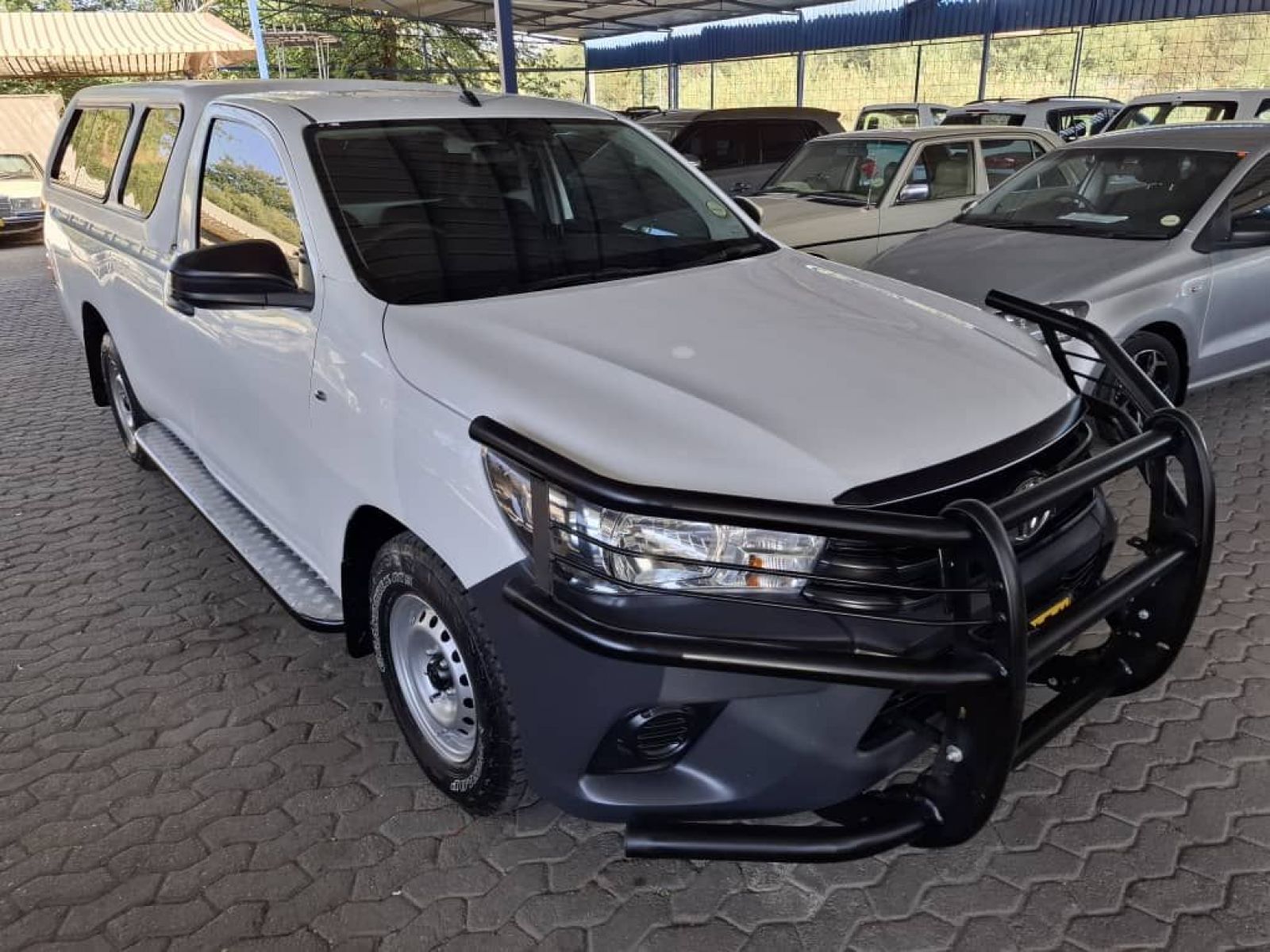2021 Toyota Hilux photo 2