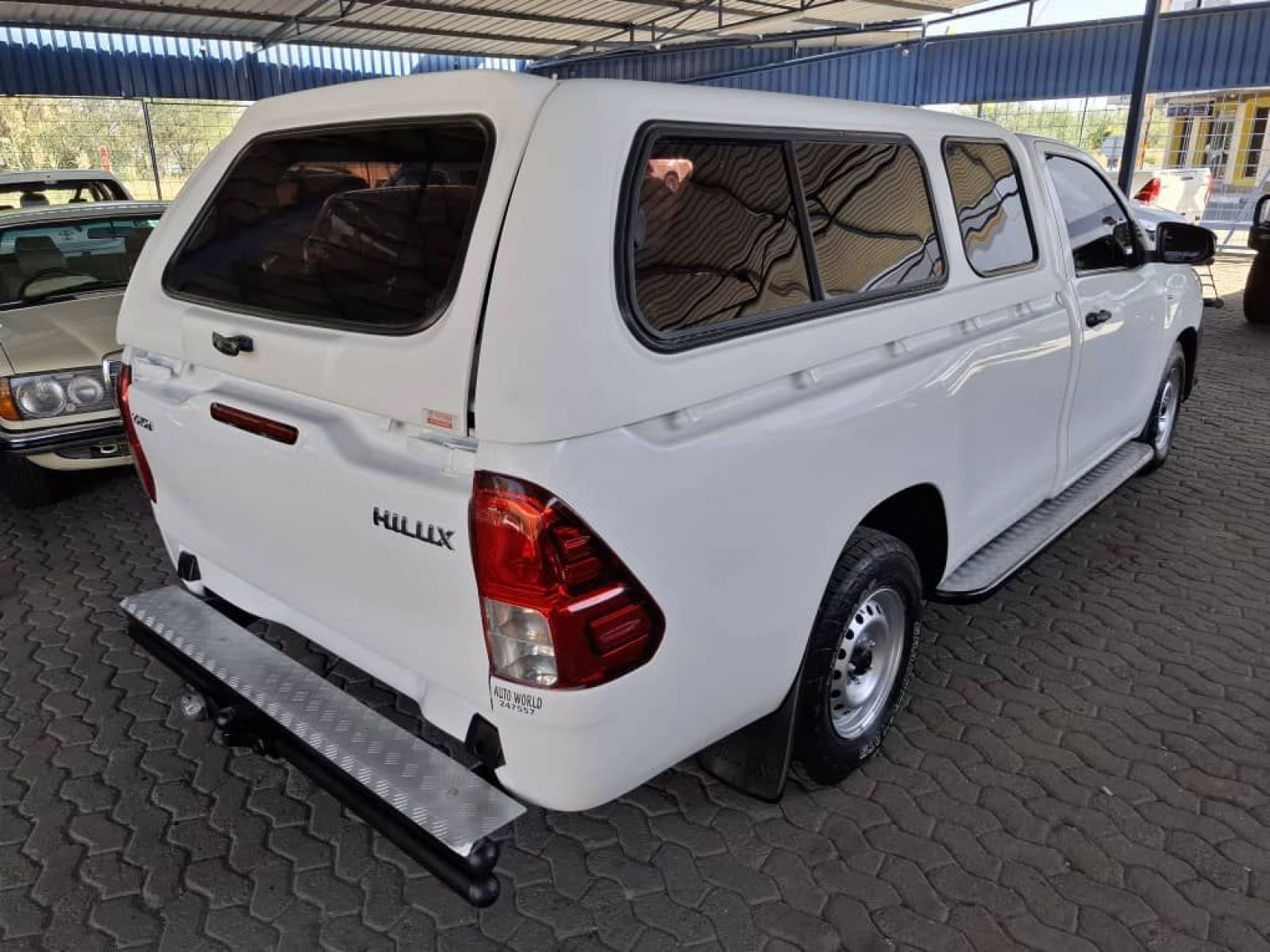 2021 Toyota Hilux photo 7