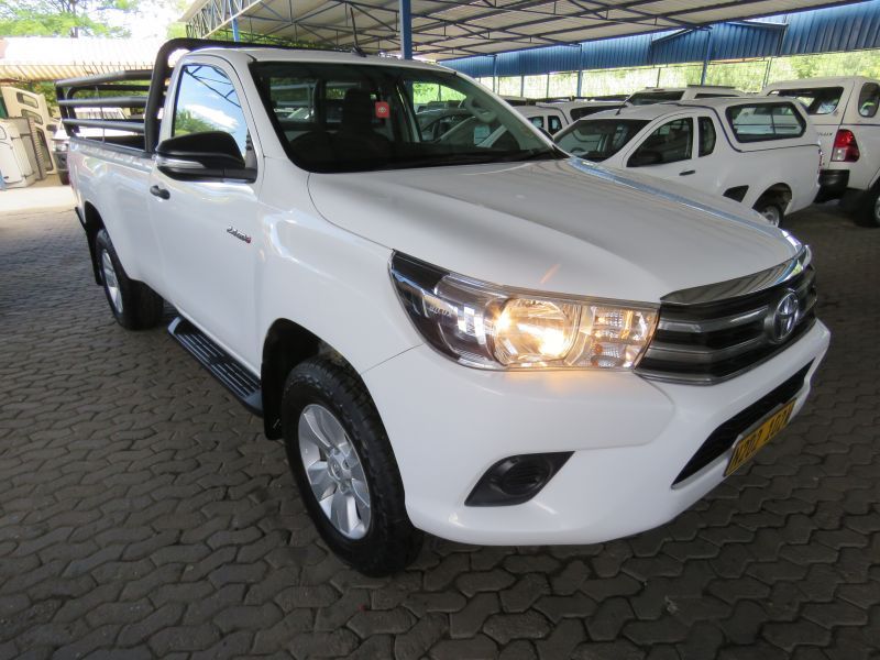 2017 Toyota Hilux photo 2