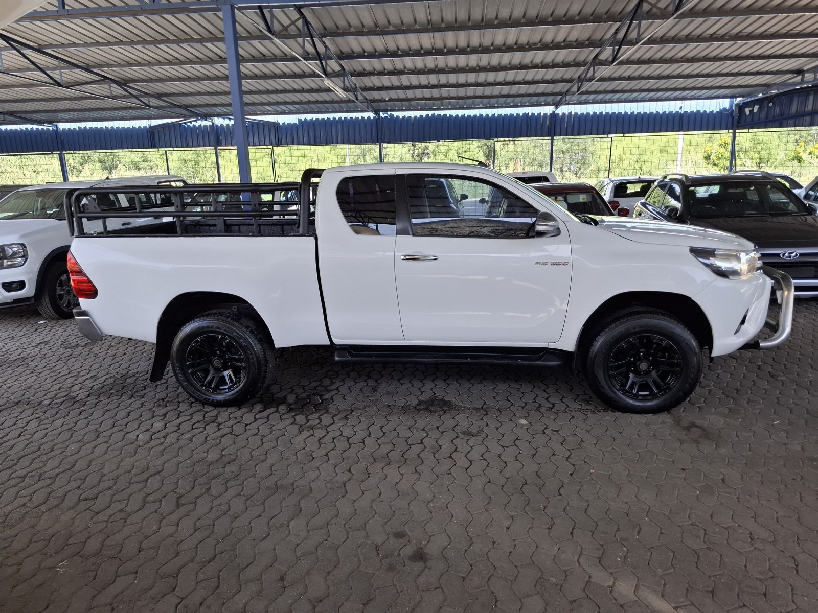 2016 Toyota Hilux photo 1