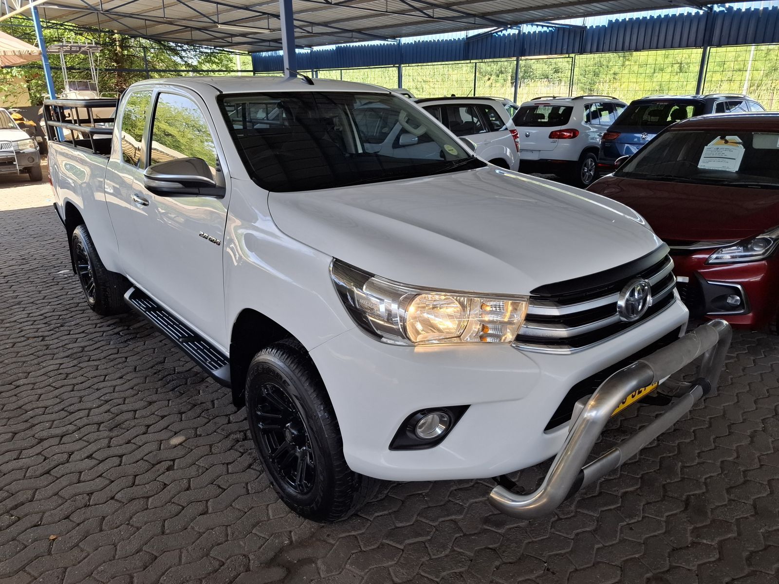 2016 Toyota Hilux photo 2