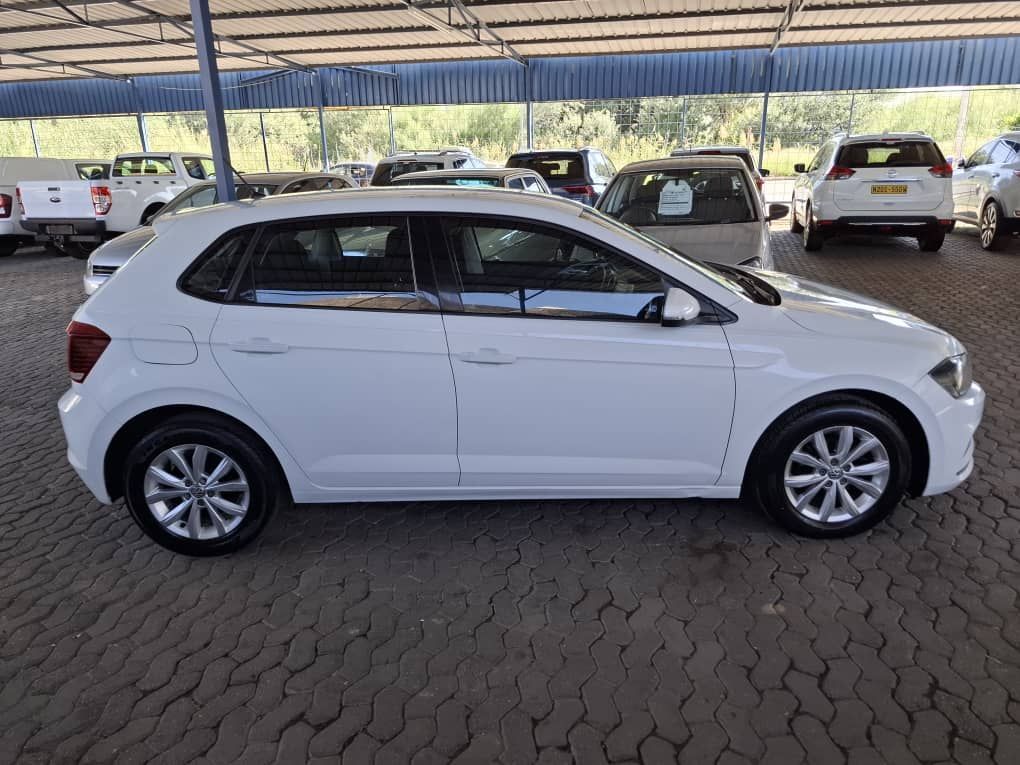 2019 Volkswagen Polo photo 1