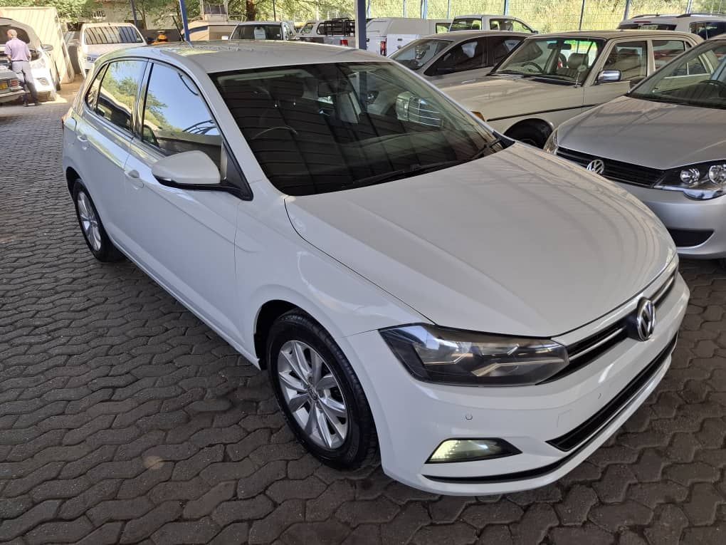 2019 Volkswagen Polo photo 2