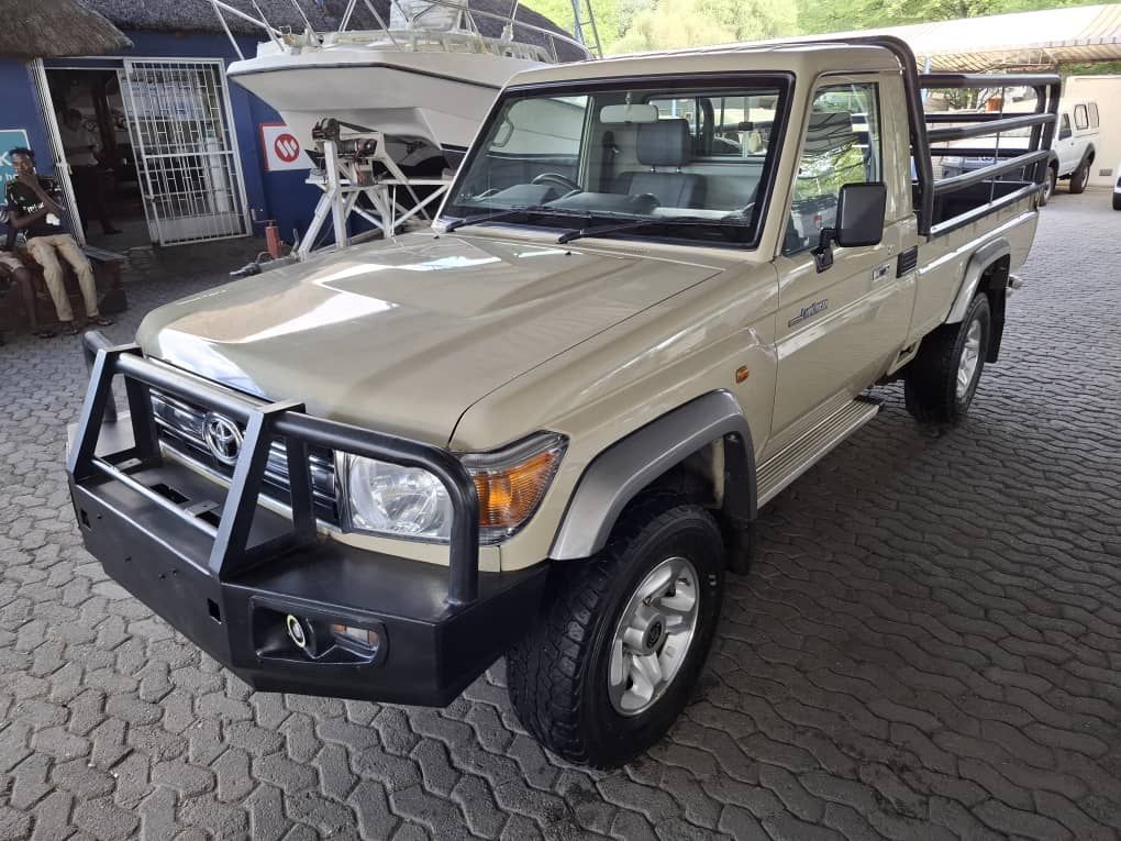 2019 Toyota Land Cruiser photo 4