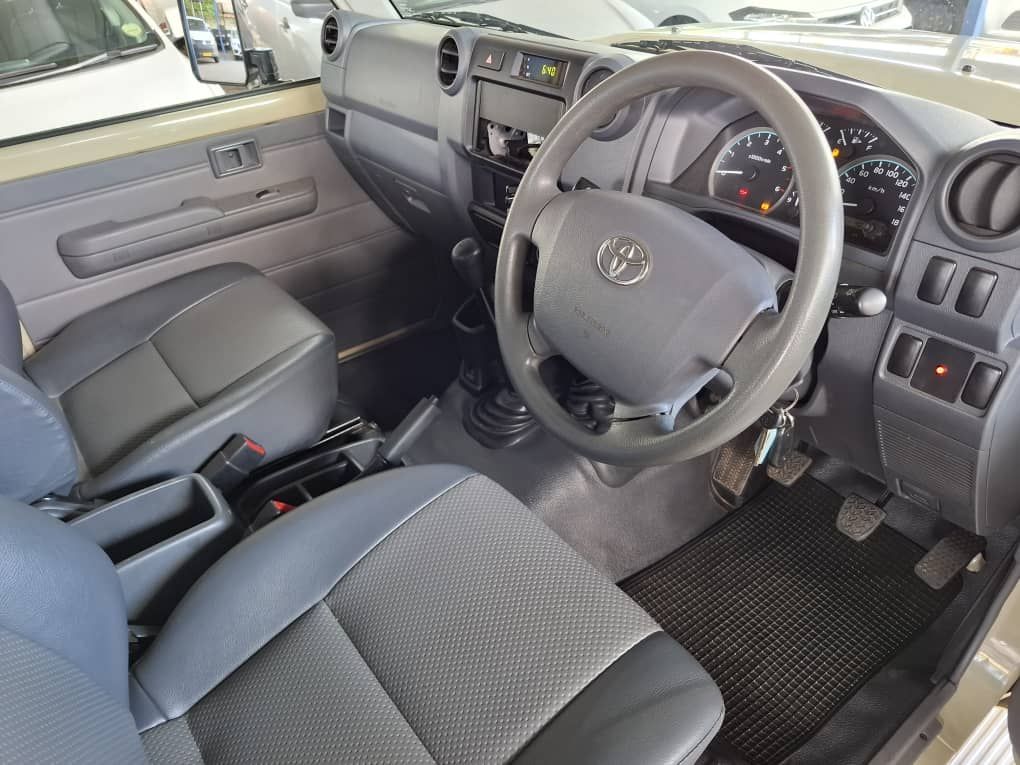 2019 Toyota Land Cruiser photo 8