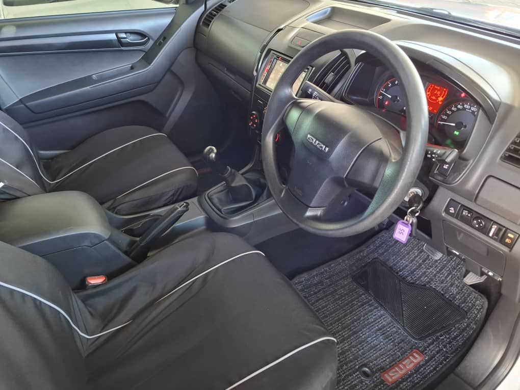 2018 Isuzu KB Series photo 10