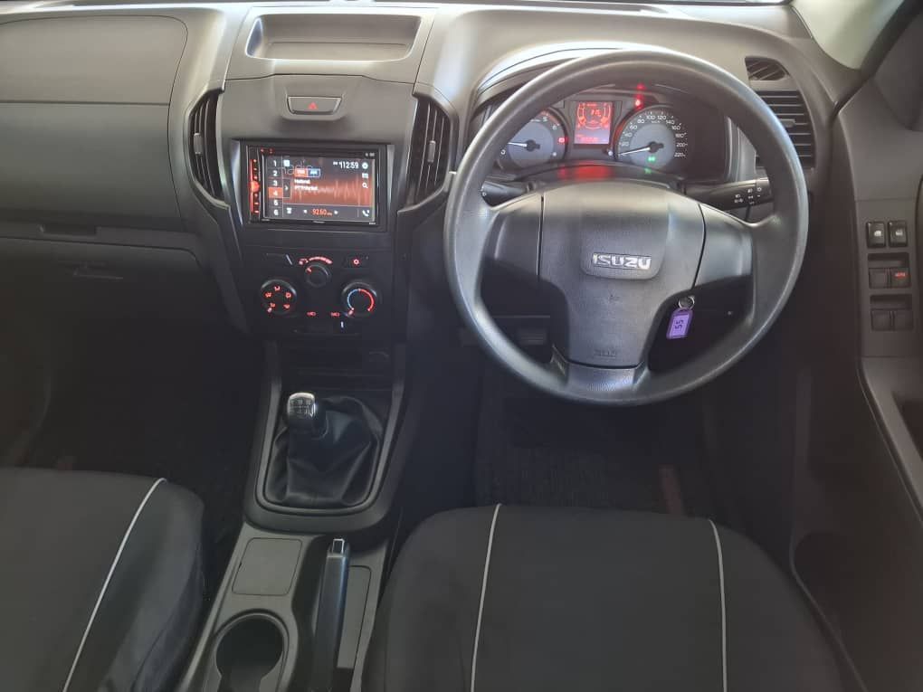 2018 Isuzu KB Series photo 9