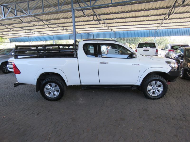 2016 Toyota Hilux photo 1