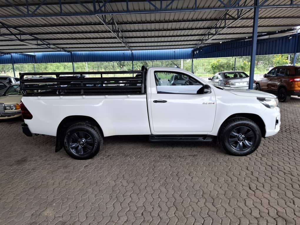 2019 Toyota Hilux photo 1