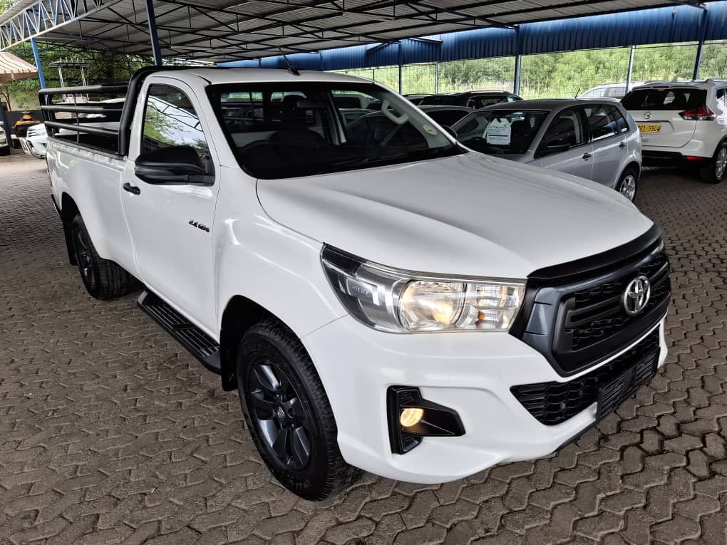 2019 Toyota Hilux photo 2