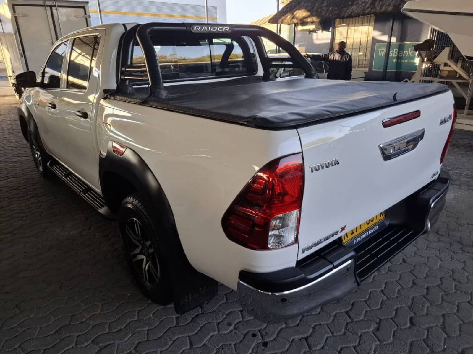 2023 Toyota Hilux photo 5