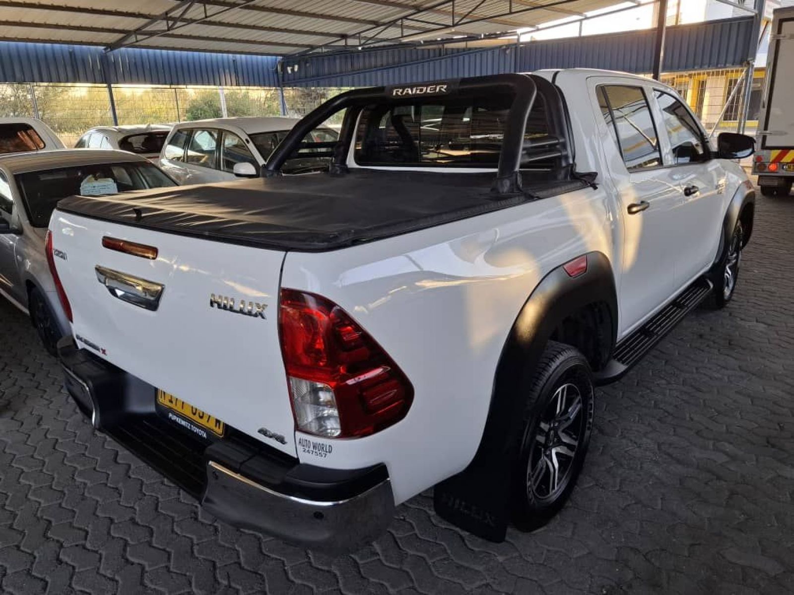 2023 Toyota Hilux photo 6