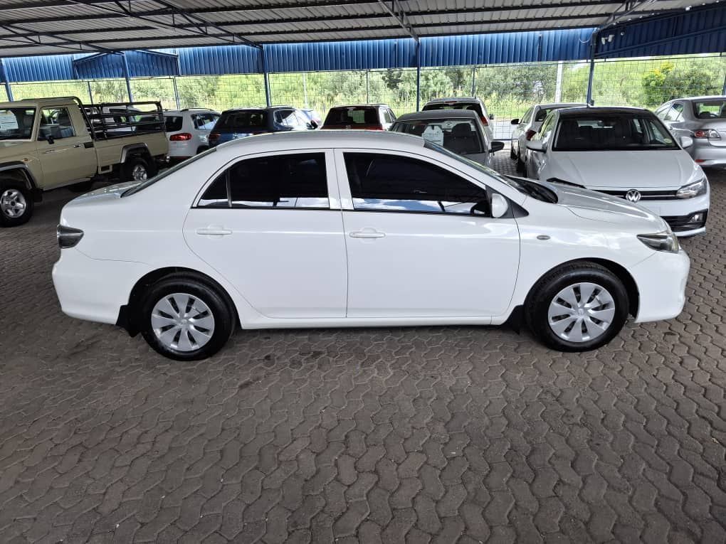 2017 Toyota Corolla photo 1