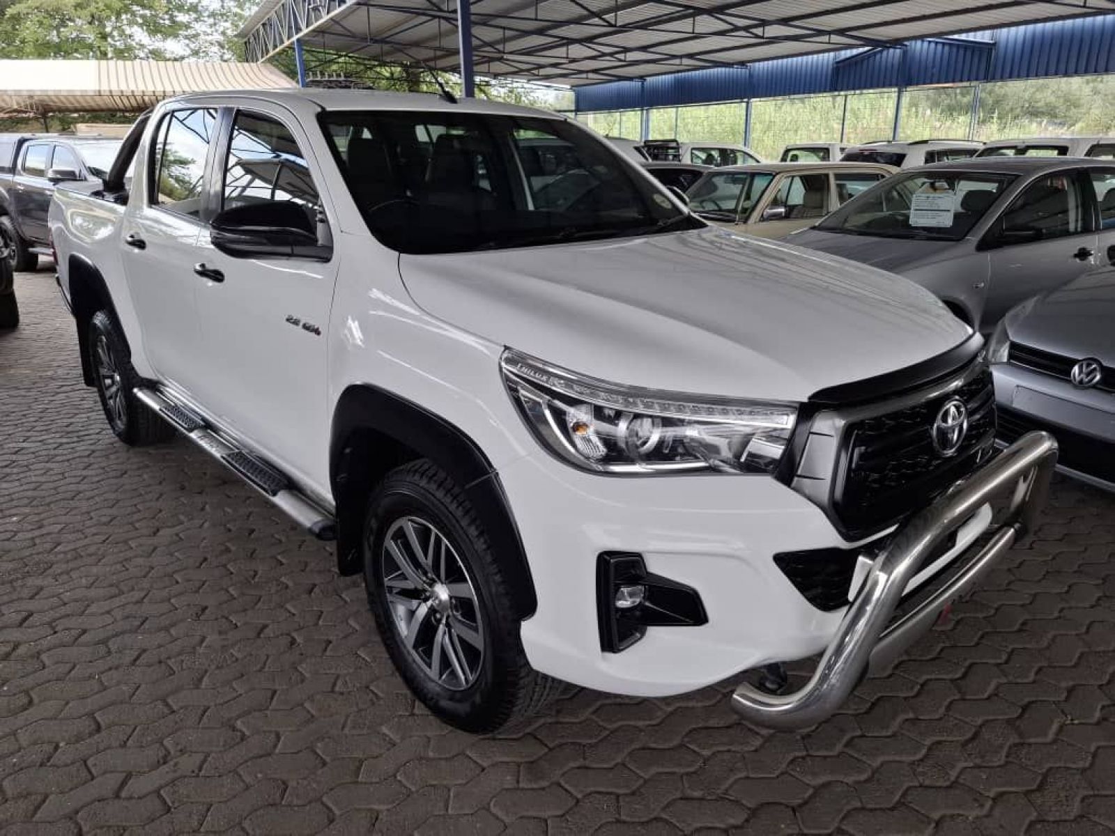 2018 Toyota Hilux photo 2