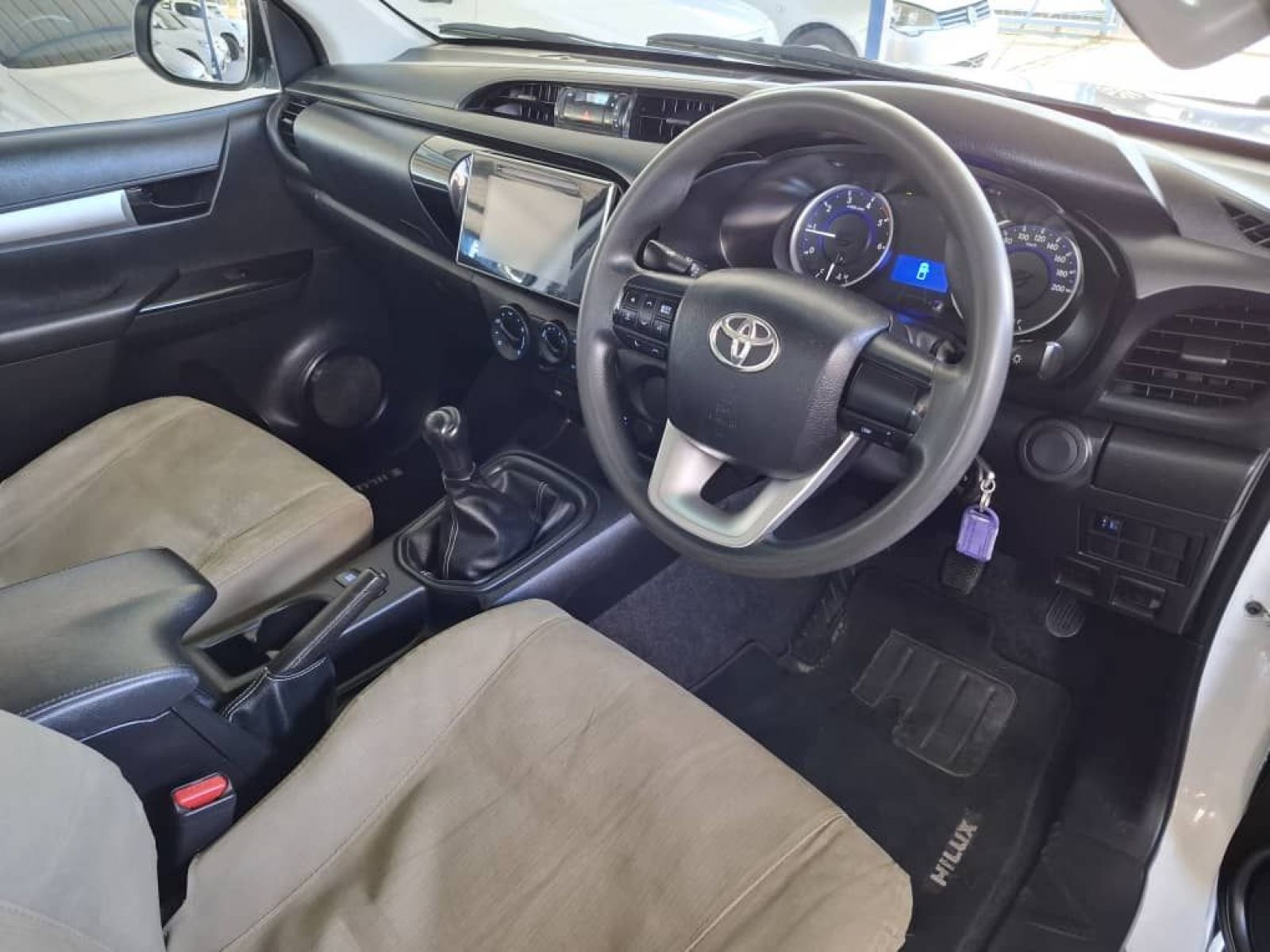 2018 Toyota Hilux photo 9