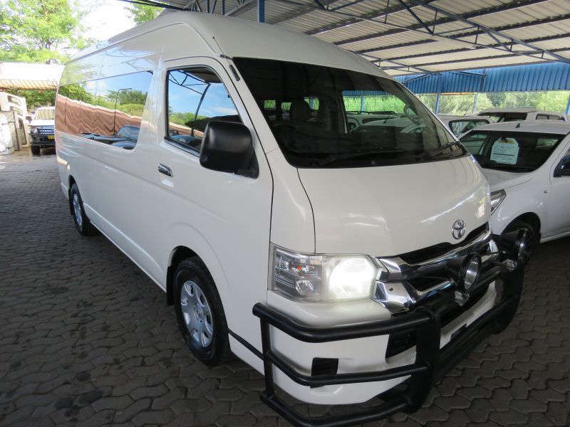 2017 Toyota Quantum photo 2