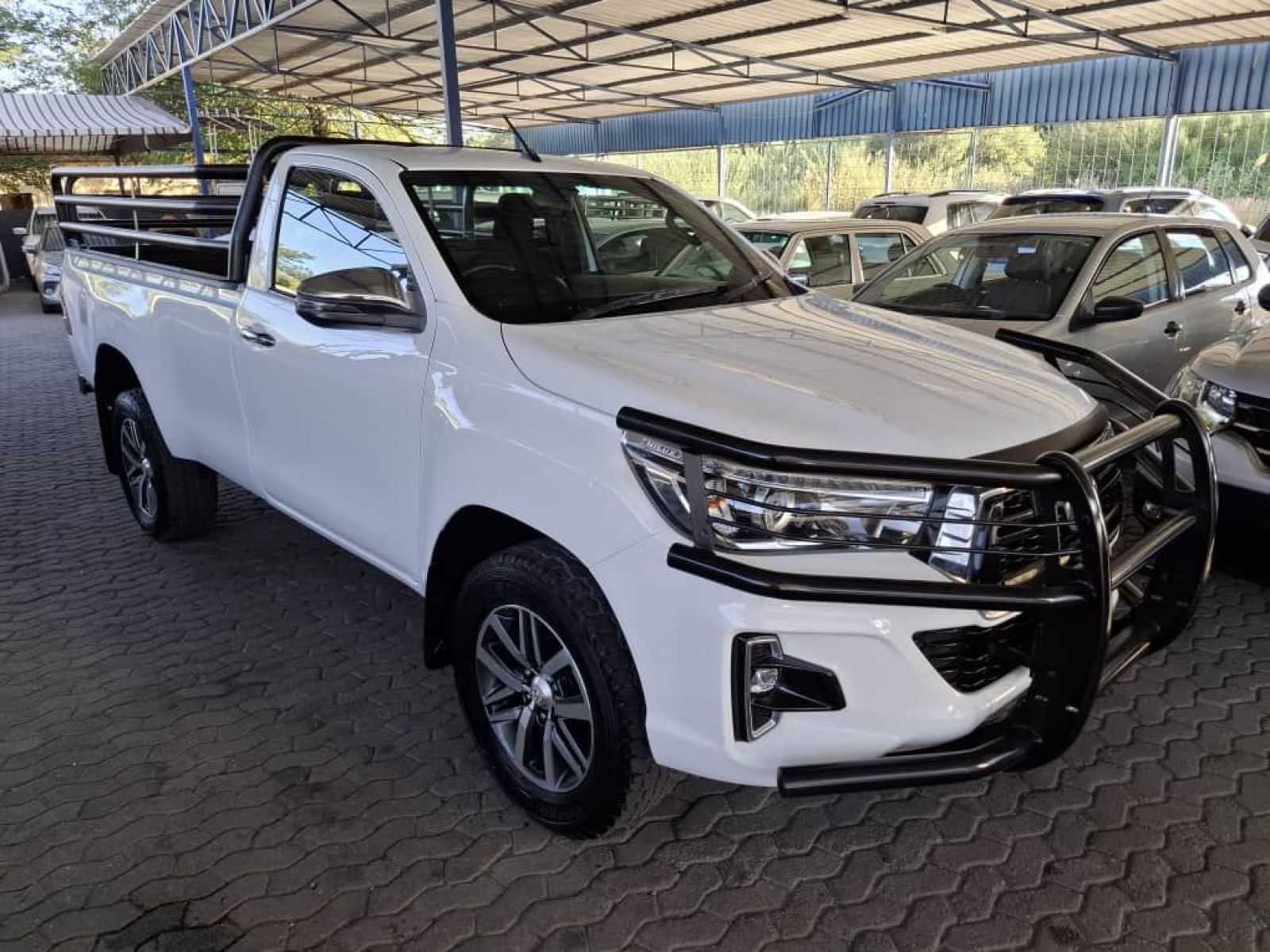 2018 Toyota Hilux photo 2