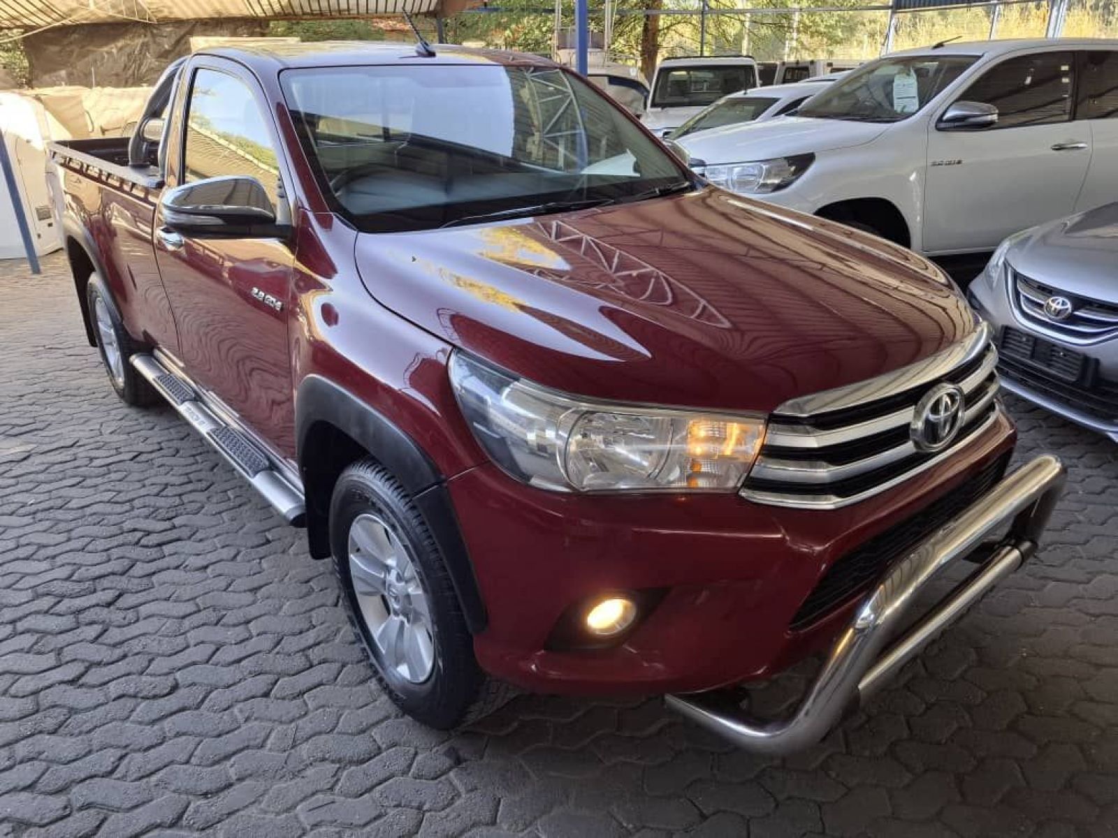 2016 Toyota Hilux photo 2