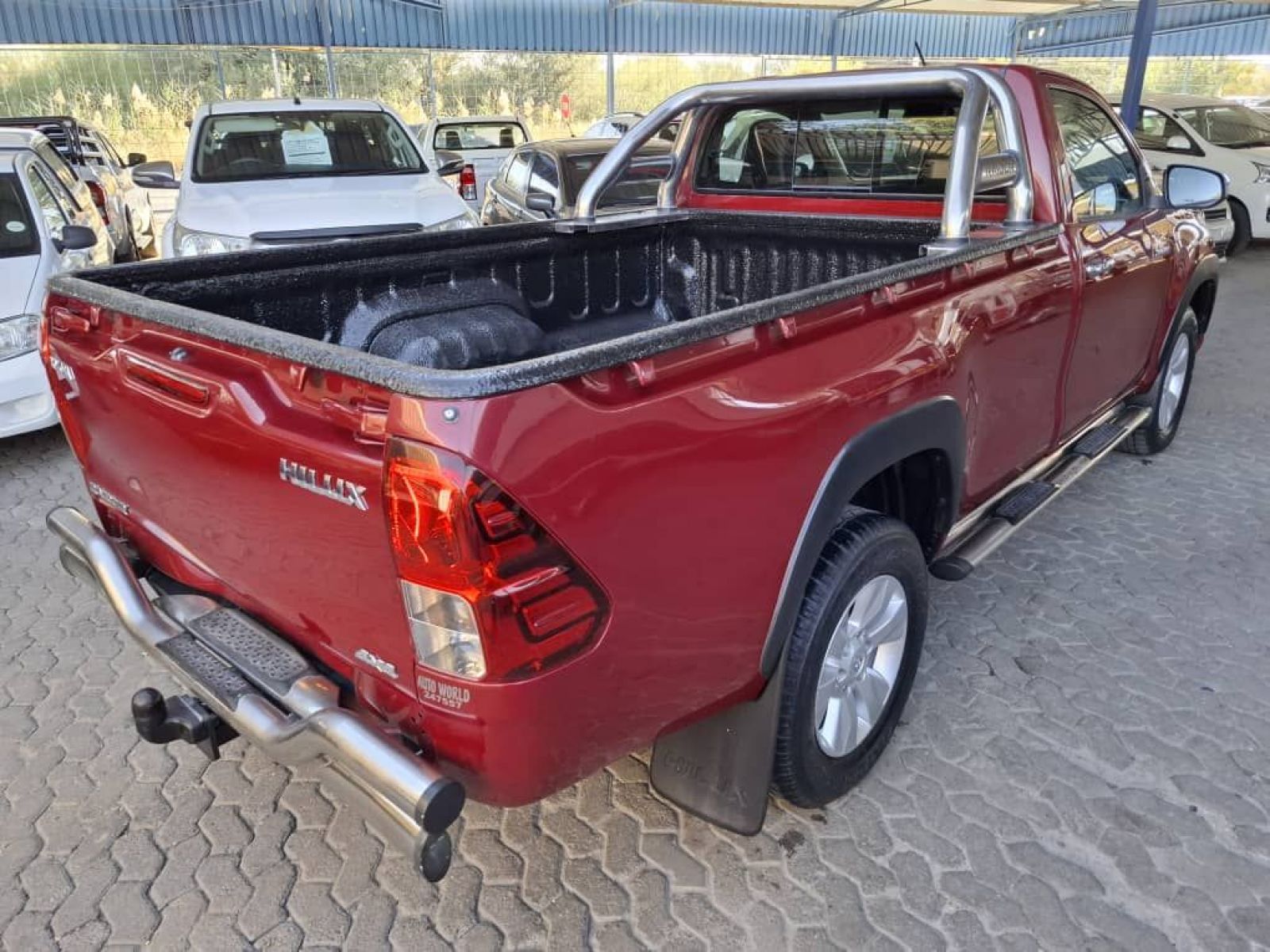 2016 Toyota Hilux photo 7