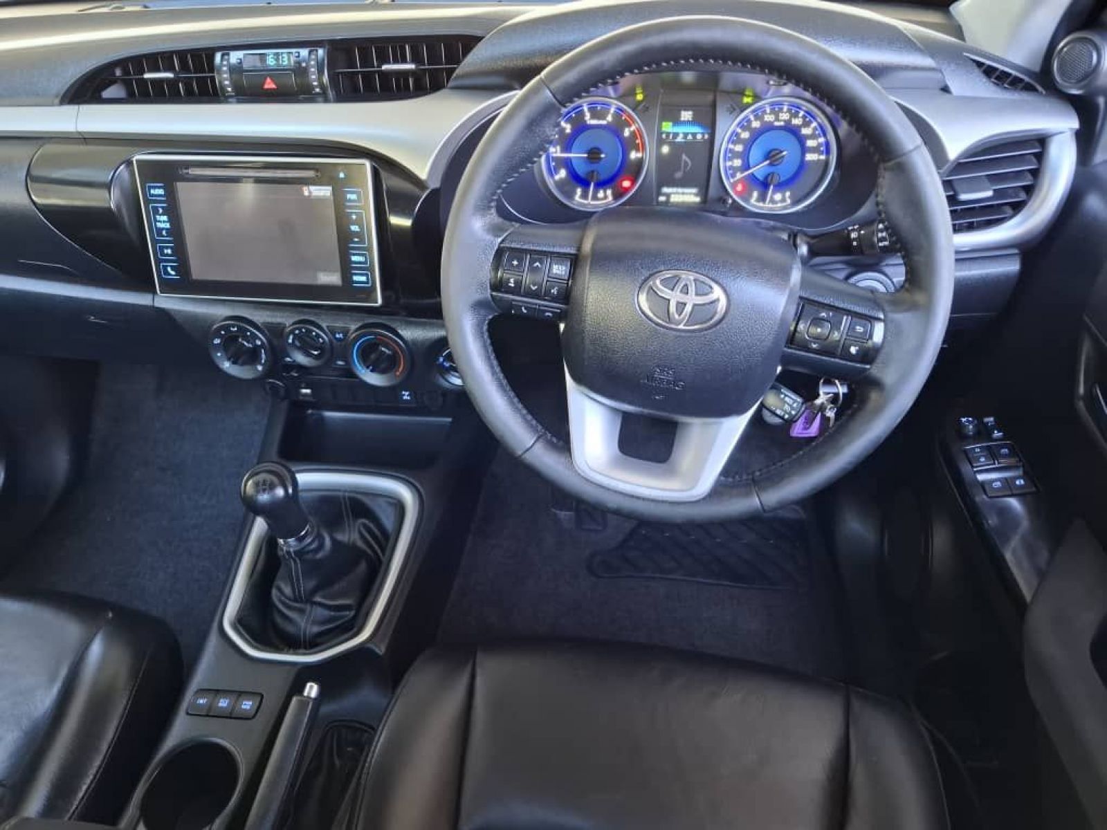 2016 Toyota Hilux photo 8