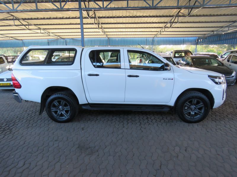 2021 Toyota Hilux photo 1