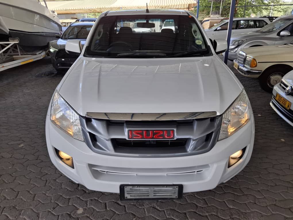 2015 Isuzu KB Series photo 2