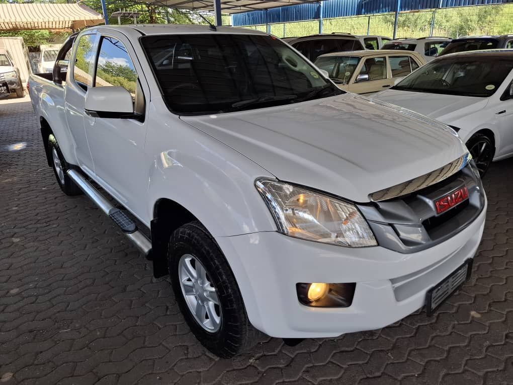 2015 Isuzu KB Series photo 3