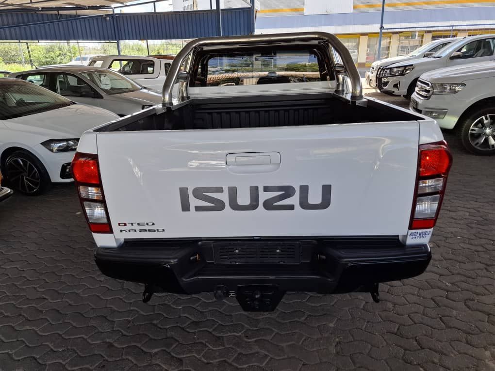 2015 Isuzu KB Series photo 7