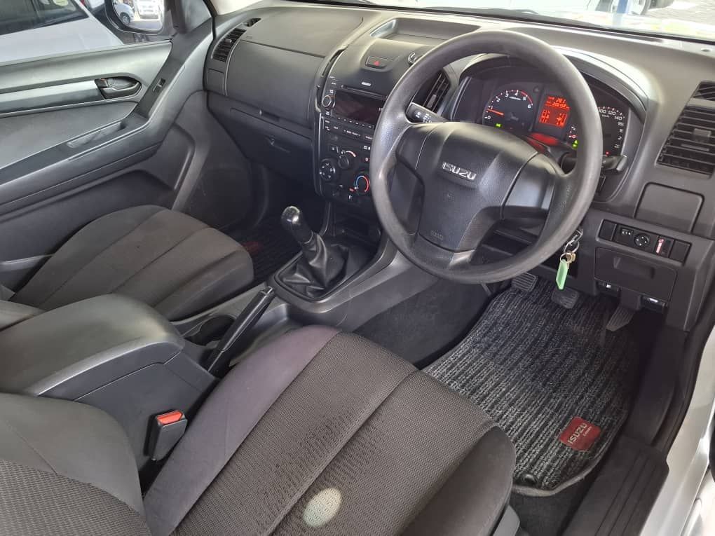 2015 Isuzu KB Series photo 8