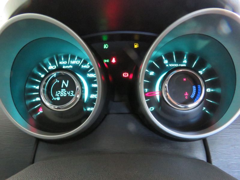 2018 Mahindra XUV500 photo 10