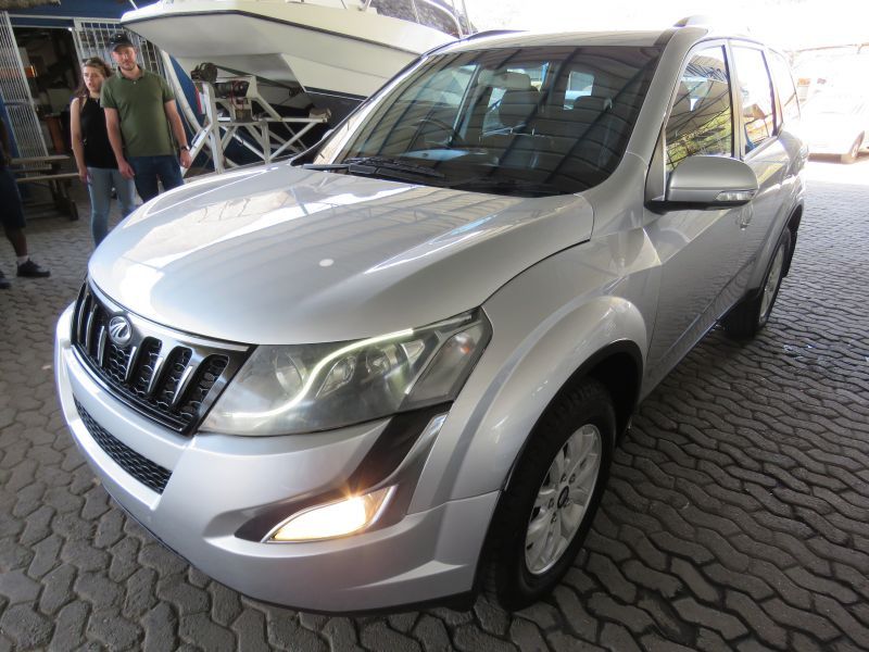 2018 Mahindra XUV500 photo 4