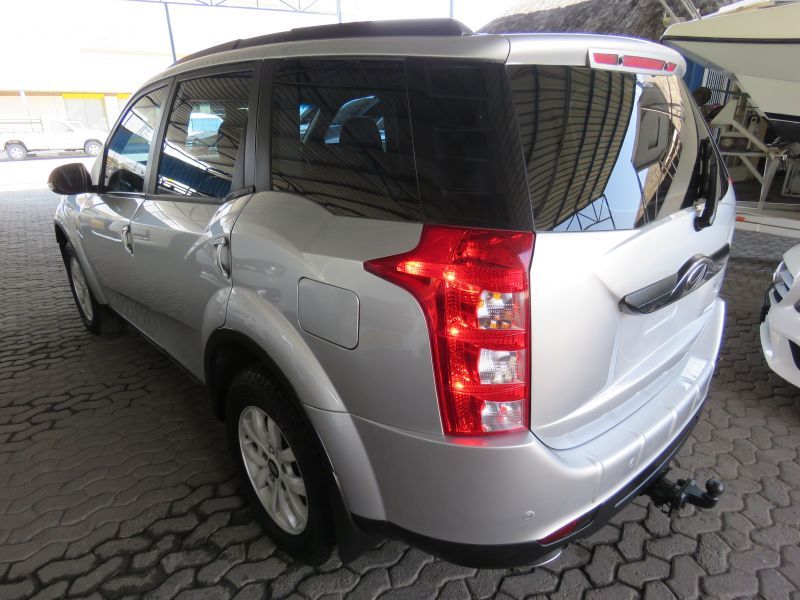 2018 Mahindra XUV500 photo 5