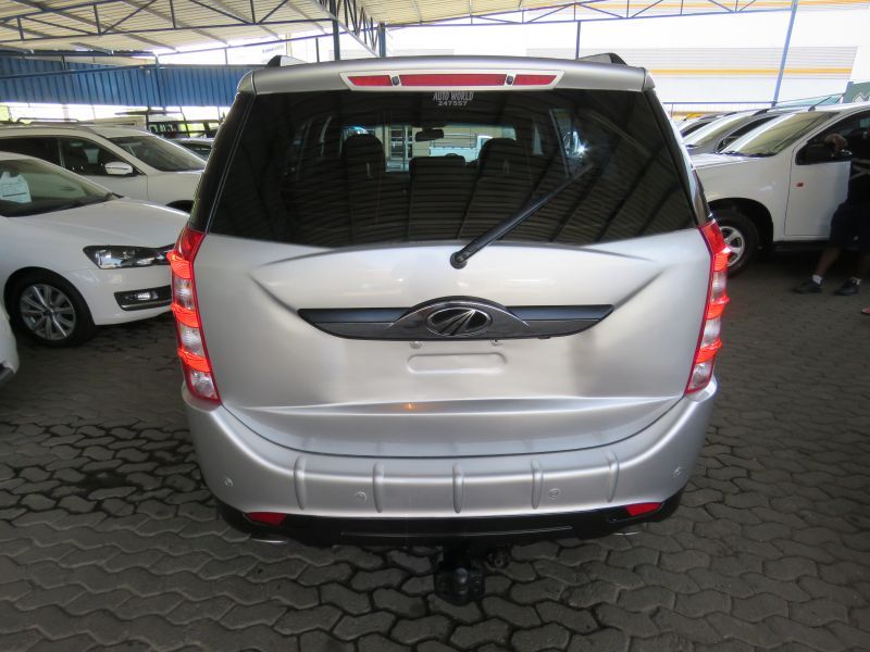 2018 Mahindra XUV500 photo 6