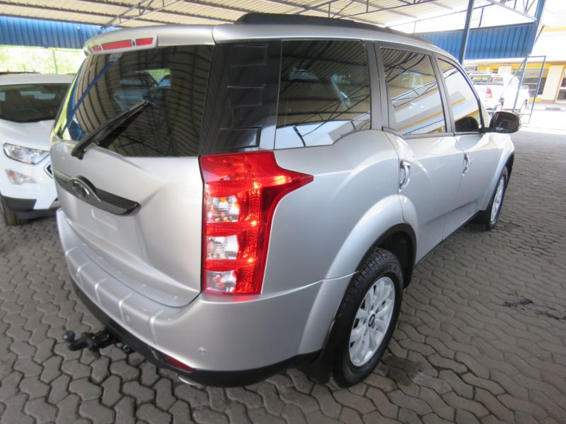 2018 Mahindra XUV500 photo 7