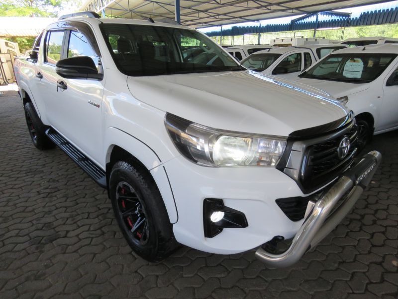 2019 Toyota Hilux photo 2