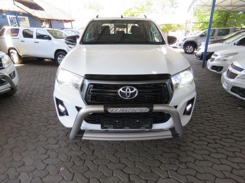 2019 Toyota Hilux photo 3