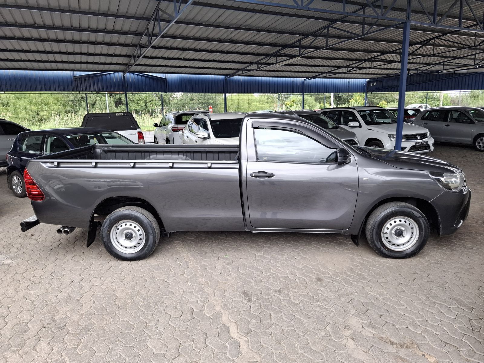 2020 Toyota Hilux photo 1