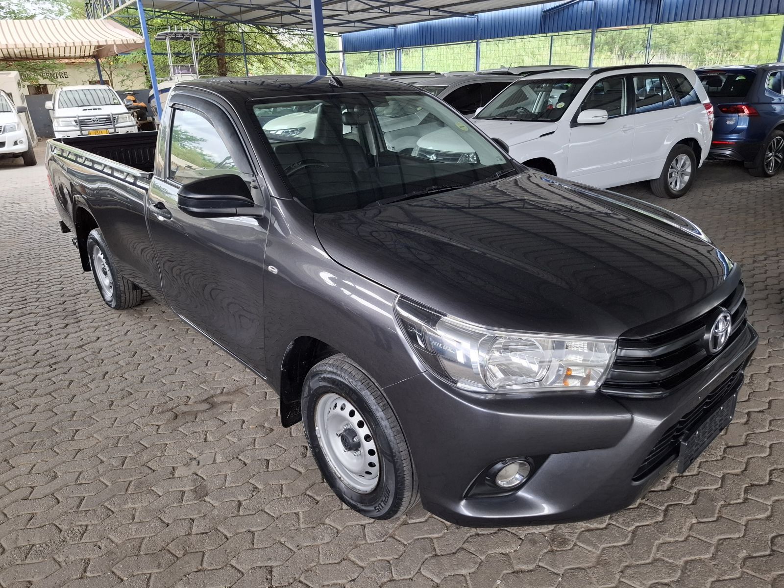 2020 Toyota Hilux photo 2