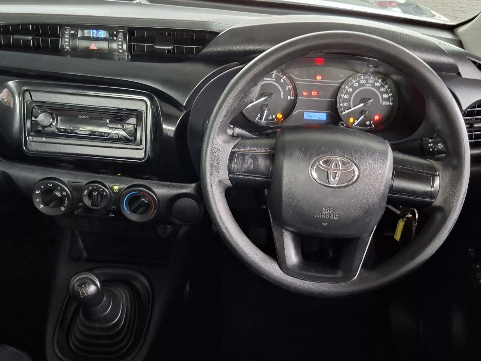 2020 Toyota Hilux photo 9