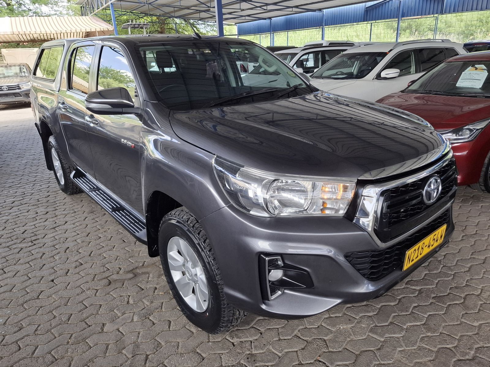 2017 Toyota Hilux photo 2