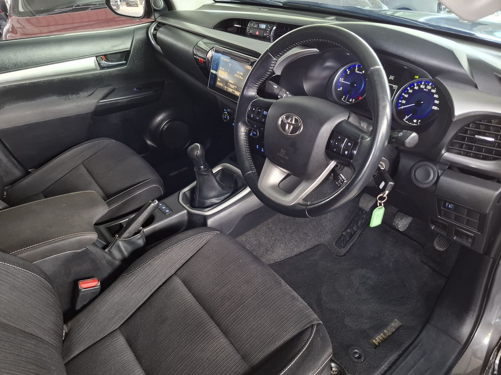 2017 Toyota Hilux photo 9