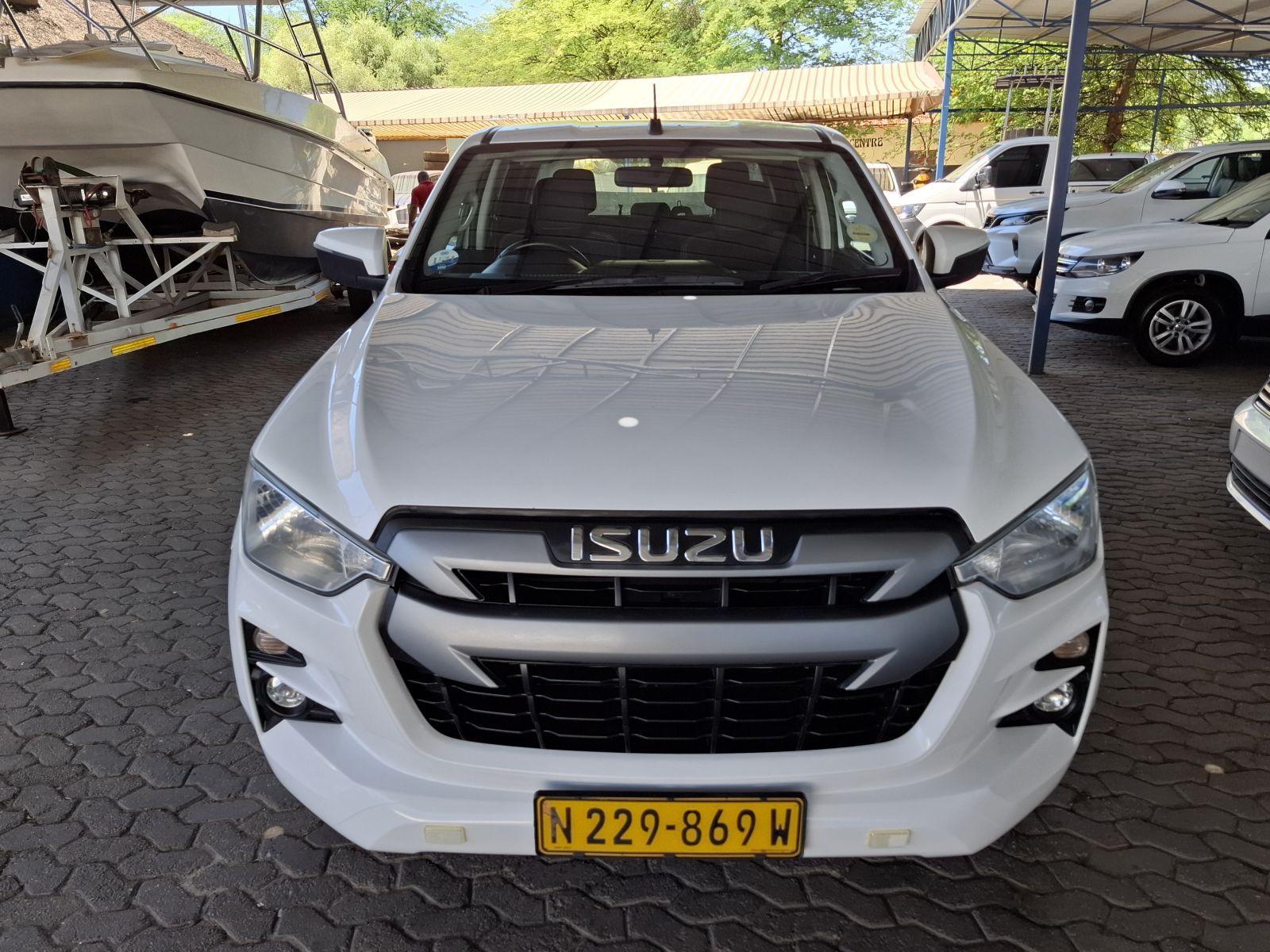 2023 Isuzu D-MAX photo 3