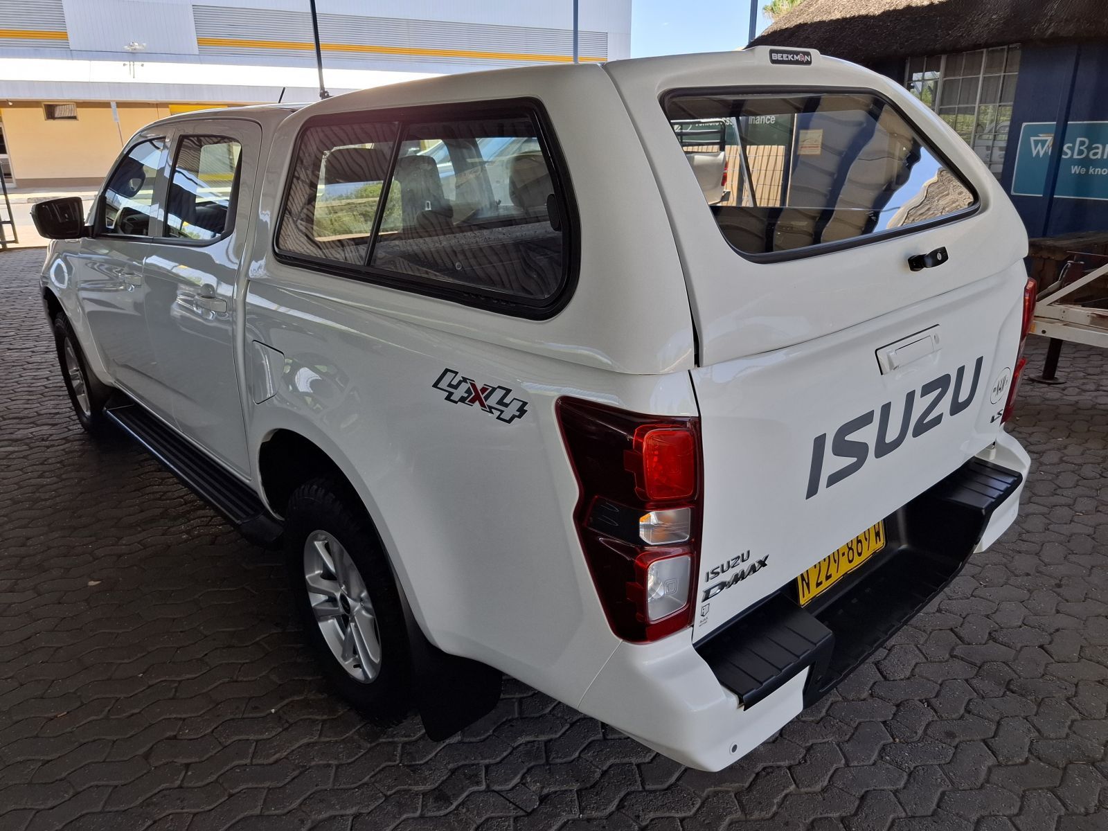 2023 Isuzu D-MAX photo 5