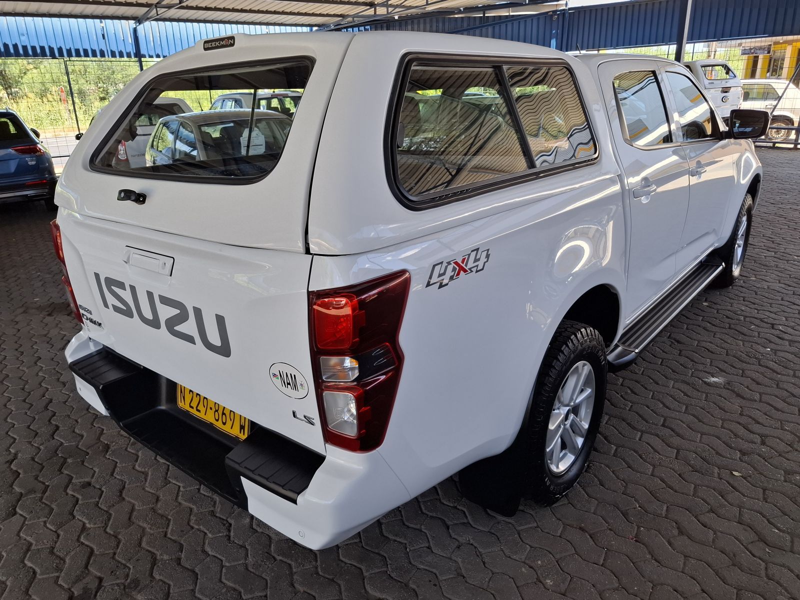 2023 Isuzu D-MAX photo 7