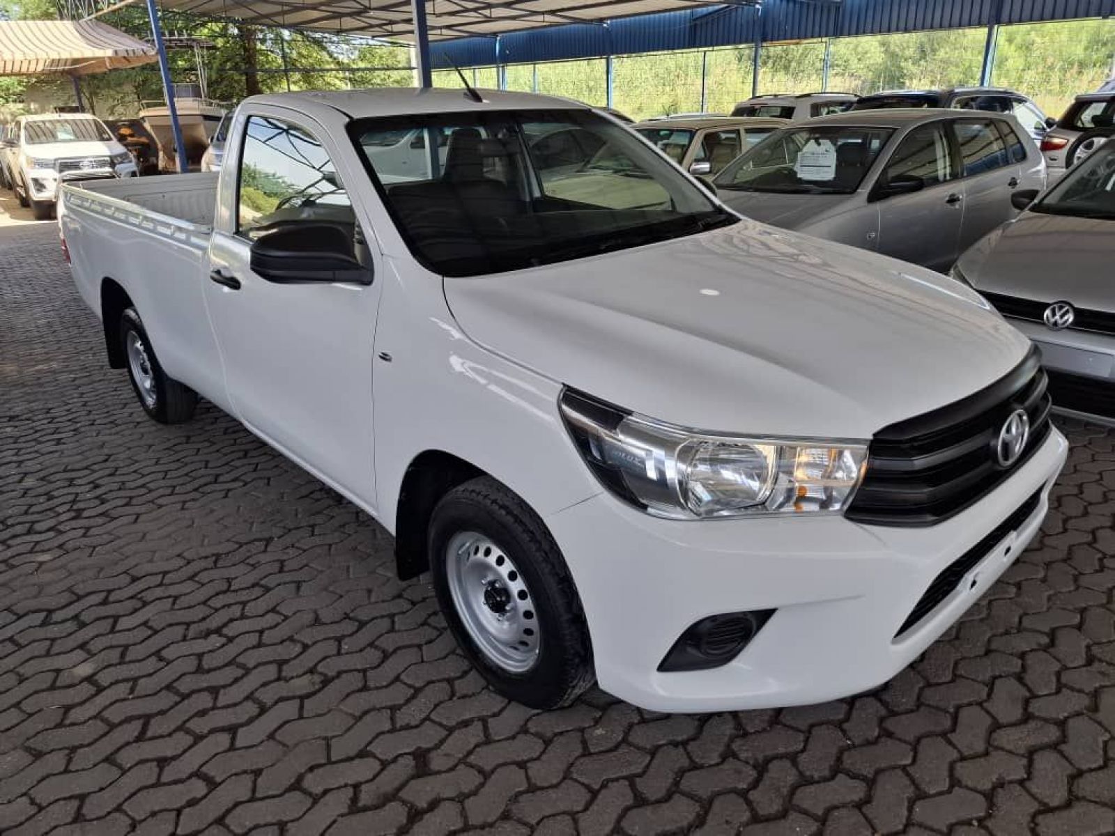 2019 Toyota Hilux photo 3