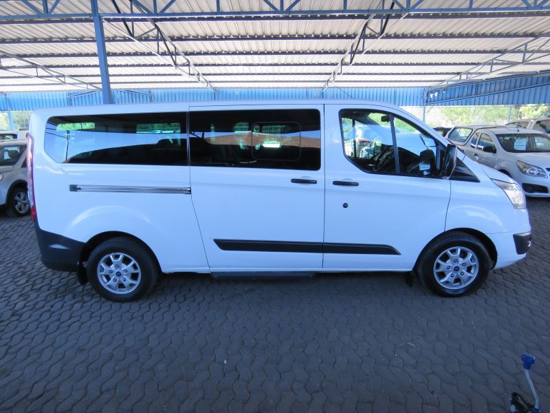 2015 Ford Tourneo photo 1