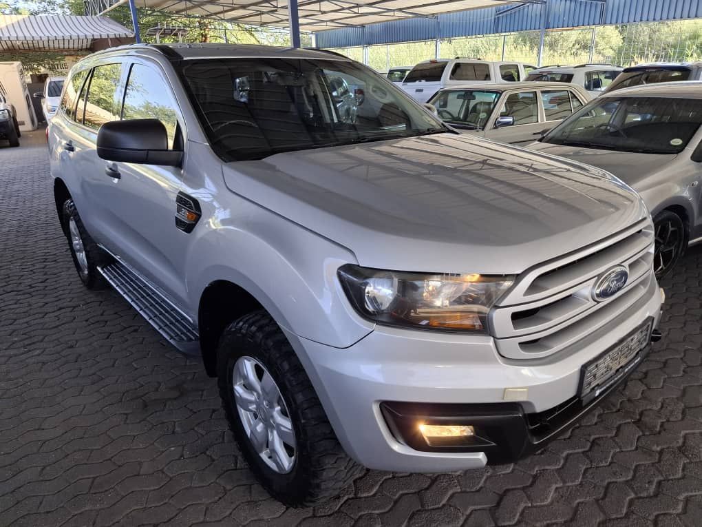 2019 Ford Everest photo 2